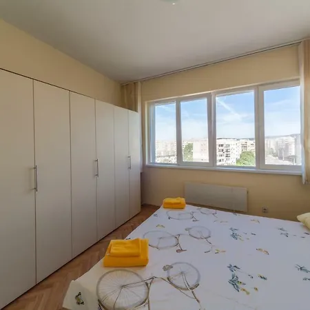 Cosy In The City Centre In With Amazing View Апартаменты *